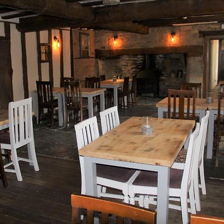 The George Inn Lower Brailes Екстер'єр фото