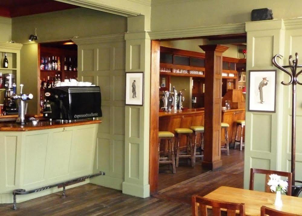 The George Inn Lower Brailes Екстер'єр фото