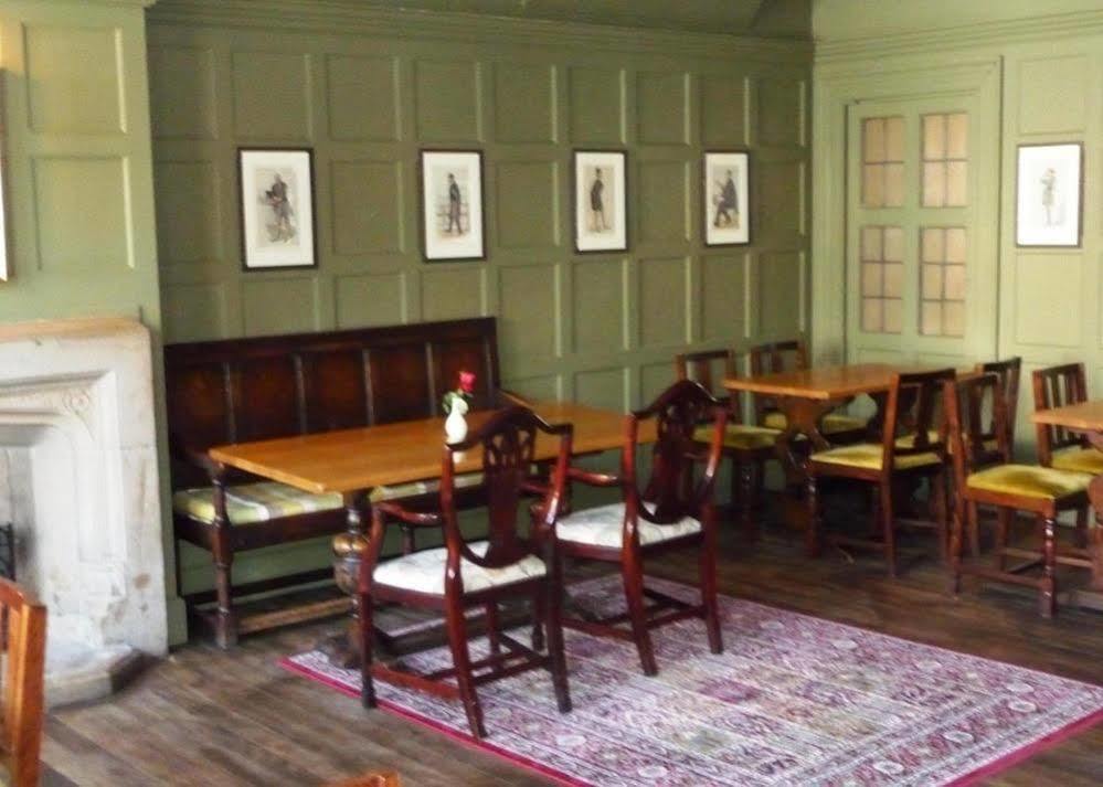 The George Inn Lower Brailes Екстер'єр фото